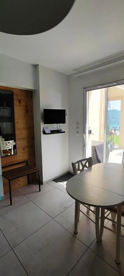 Chambre 2 Vue Lac Av Piscine Prunieres  0*, Prunieres (Hautes Alpes) France